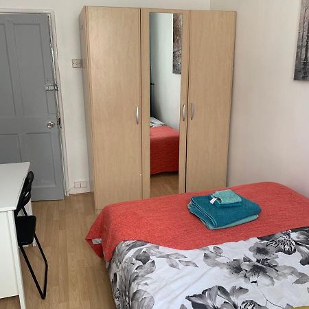 Stunning 3 Bedroom Flat In Stockwell Лондон Экстерьер фото