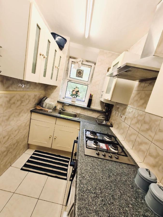 Stunning 3 Bedroom Flat In Stockwell Лондон Экстерьер фото