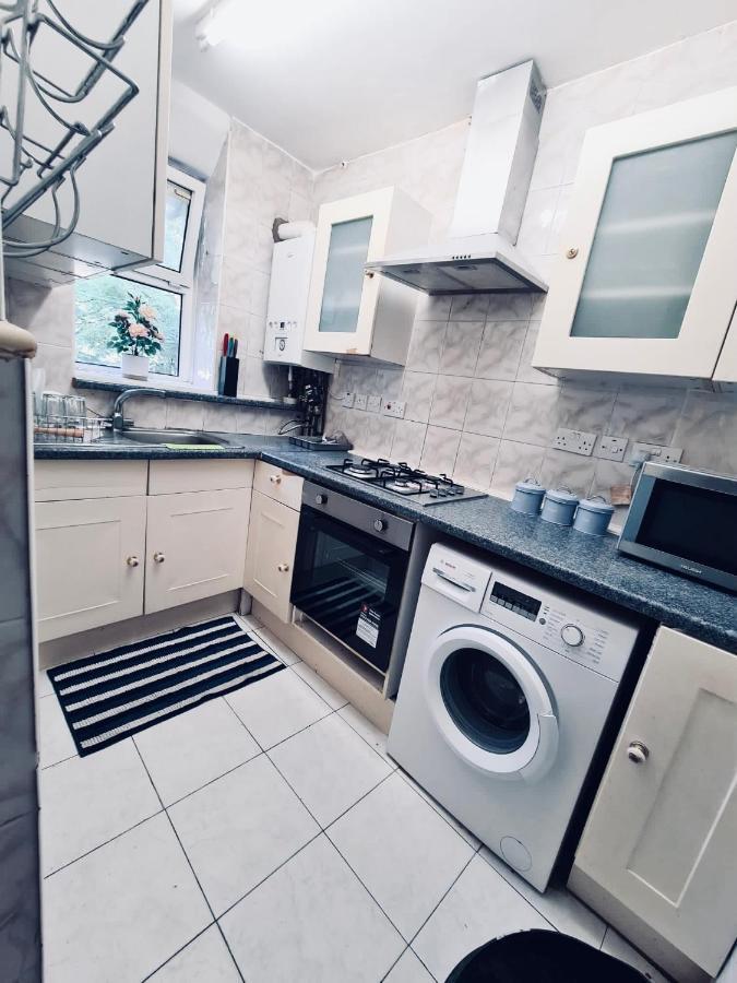 Stunning 3 Bedroom Flat In Stockwell Лондон Экстерьер фото